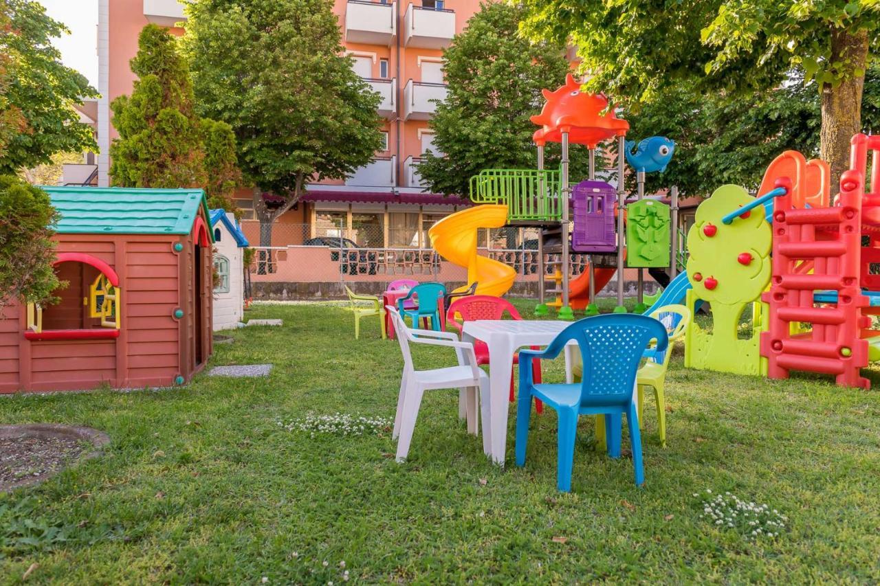 Hotel Apollo Ρίμινι Εξωτερικό φωτογραφία