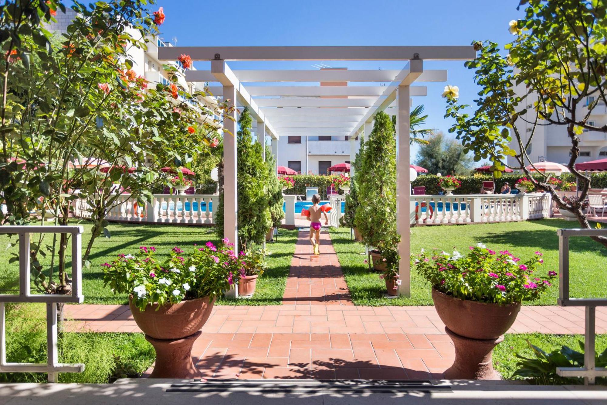 Hotel Apollo Ρίμινι Εξωτερικό φωτογραφία